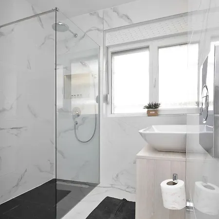 Blue Velvet - Old Town - Center - Parking Available Appartement Sarajevo